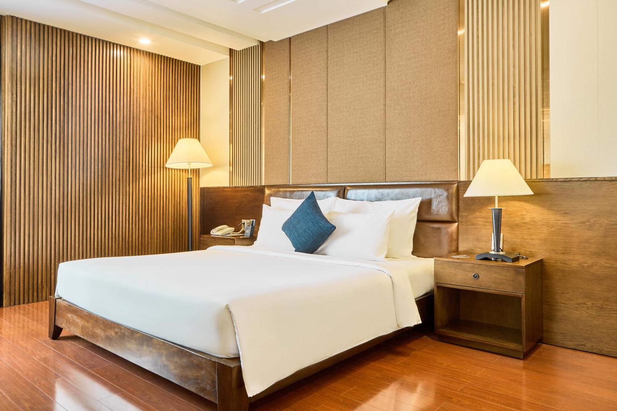 Kin Hotel Thi Sach Хошимін Екстер'єр фото